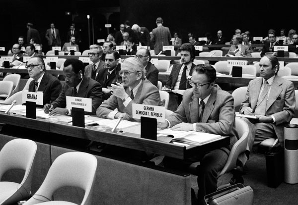 Оон 1985. Генеральная Ассамблея ООН 1946. Генеральная Ассамблея ООН 1971 год. Генеральная Ассамблея ООН 1959. ООН 1975.